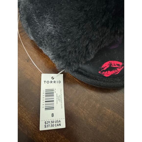 Torrid Black Fuzzy Slippers 8W - NWT - Picture 5 of 6